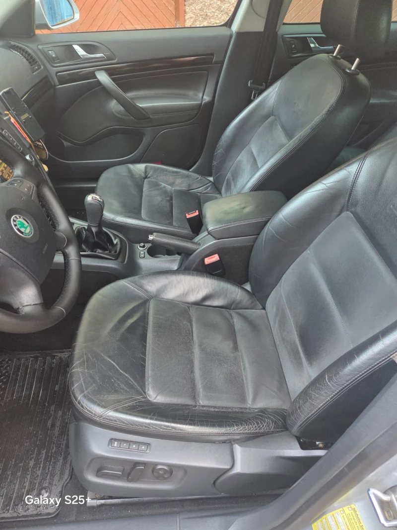 Skoda Octavia Laurin&Klement, снимка 7 - Автомобили и джипове - 52589957