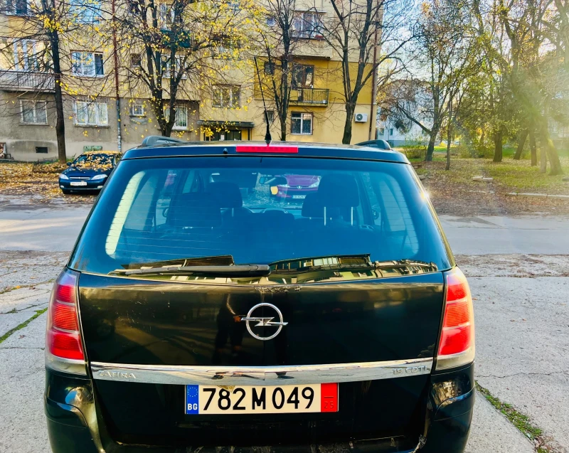 Opel Zafira Opel zafira 1.9. Топ , снимка 4 - Автомобили и джипове - 52790429
