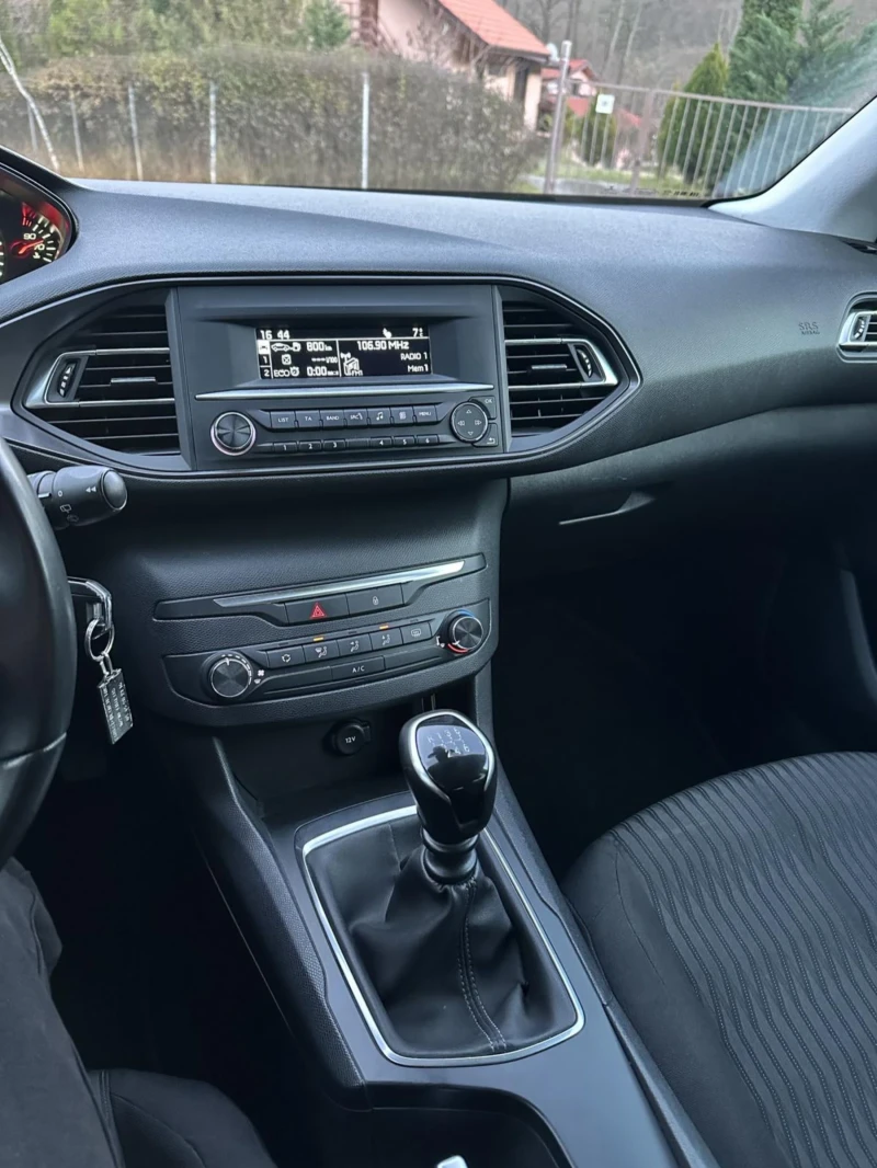 Peugeot 308 T9 1.5BlueHDI, снимка 12 - Автомобили и джипове - 53123819