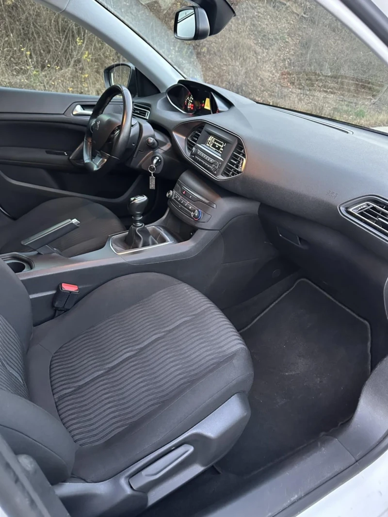 Peugeot 308 T9 1.5BlueHDI, снимка 14 - Автомобили и джипове - 53123819