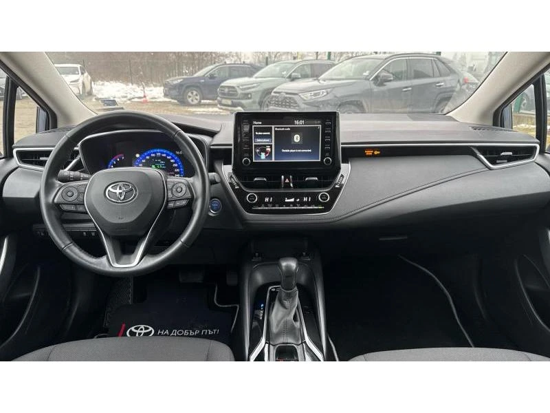 Toyota Corolla 1.8HSD Executive, снимка 8 - Автомобили и джипове - 48751273