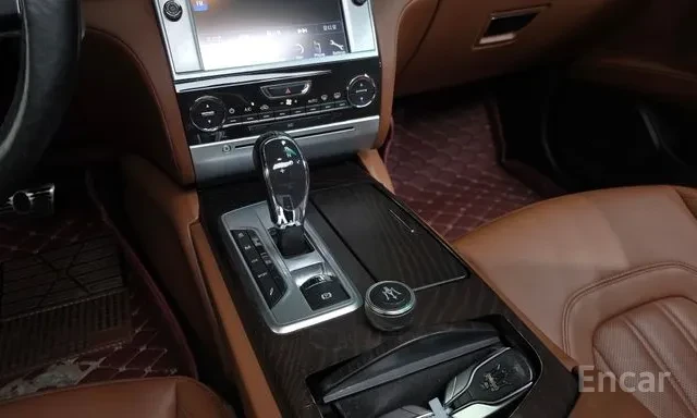 Maserati Quattroporte 3.0 DIESEL ЛИЗИНГ, снимка 11 - Автомобили и джипове - 56319035