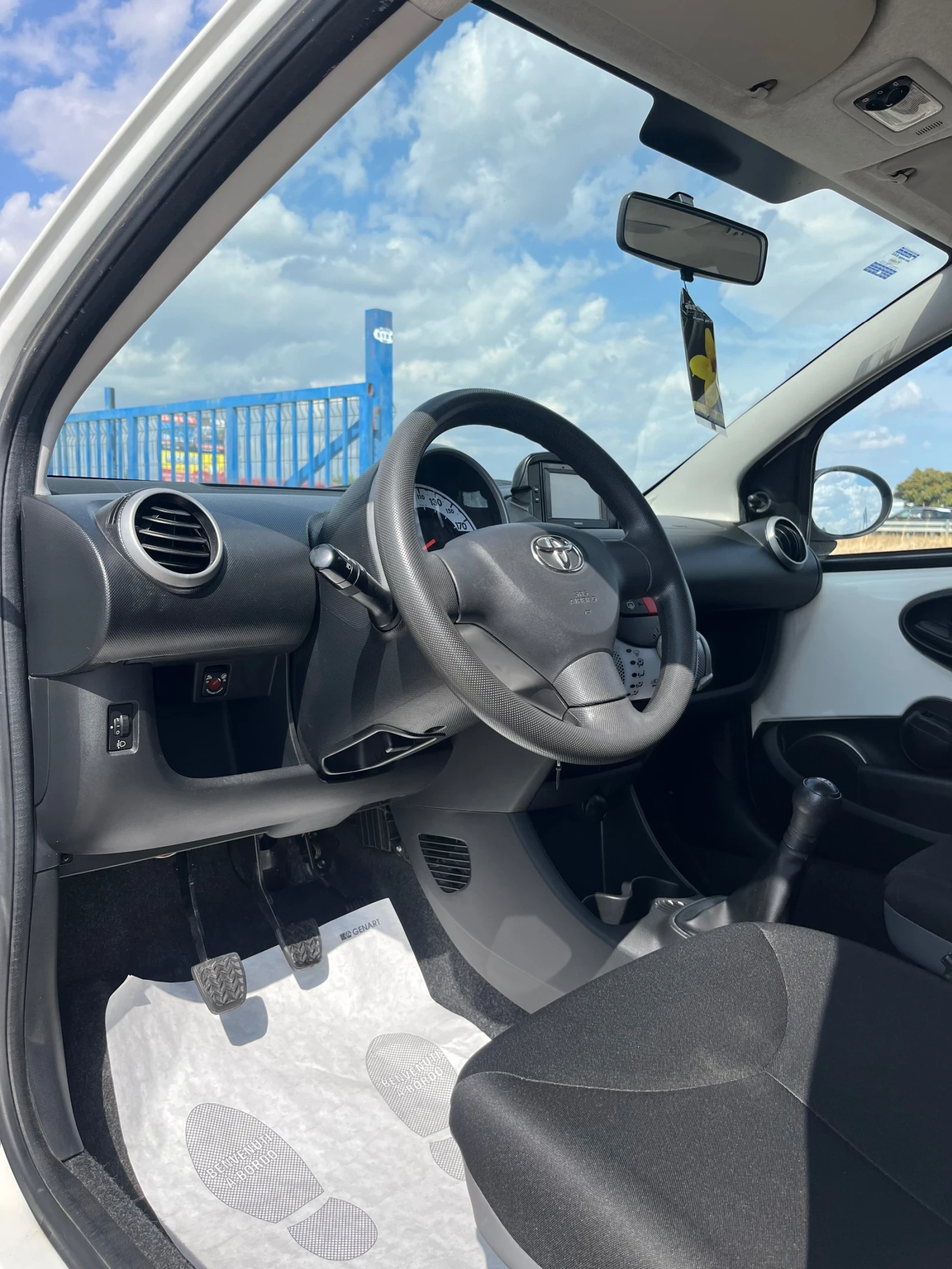 Toyota Aygo 1.0i - изображение 6