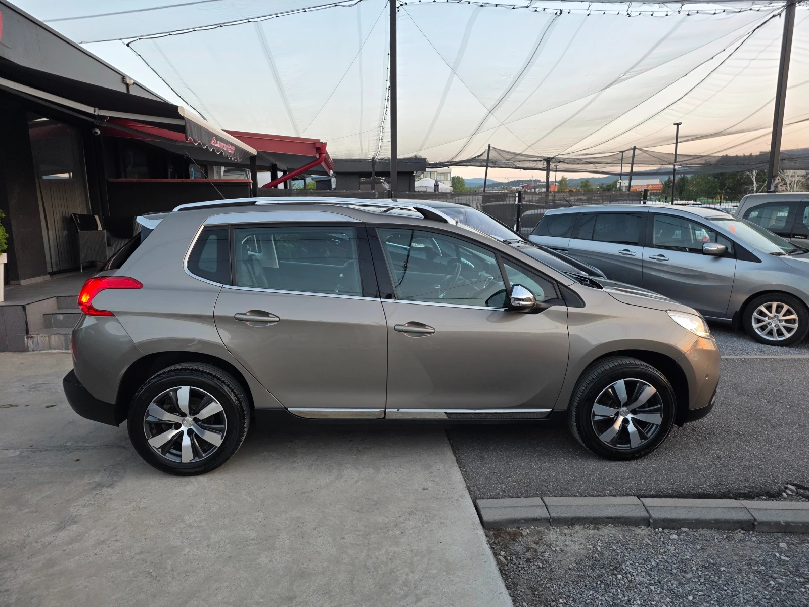 Peugeot 2008 PURE TECH 1.2I-131к.с EURO 6B-НАВИГАЦИЯ-ШВЕЙЦАРИЯ - изображение 5