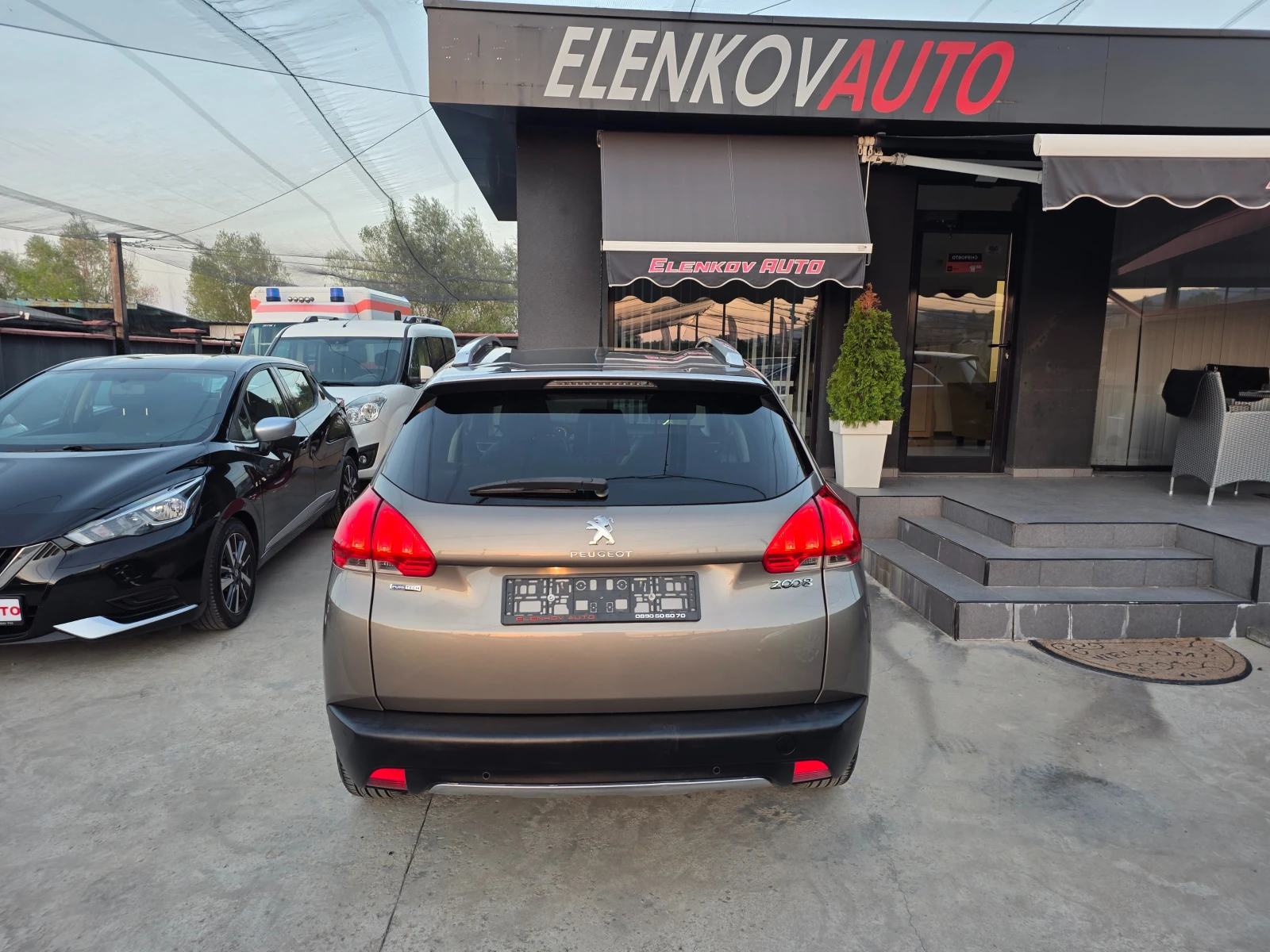 Peugeot 2008 PURE TECH 1.2I-131к.с EURO 6B-НАВИГАЦИЯ-ШВЕЙЦАРИЯ - изображение 7