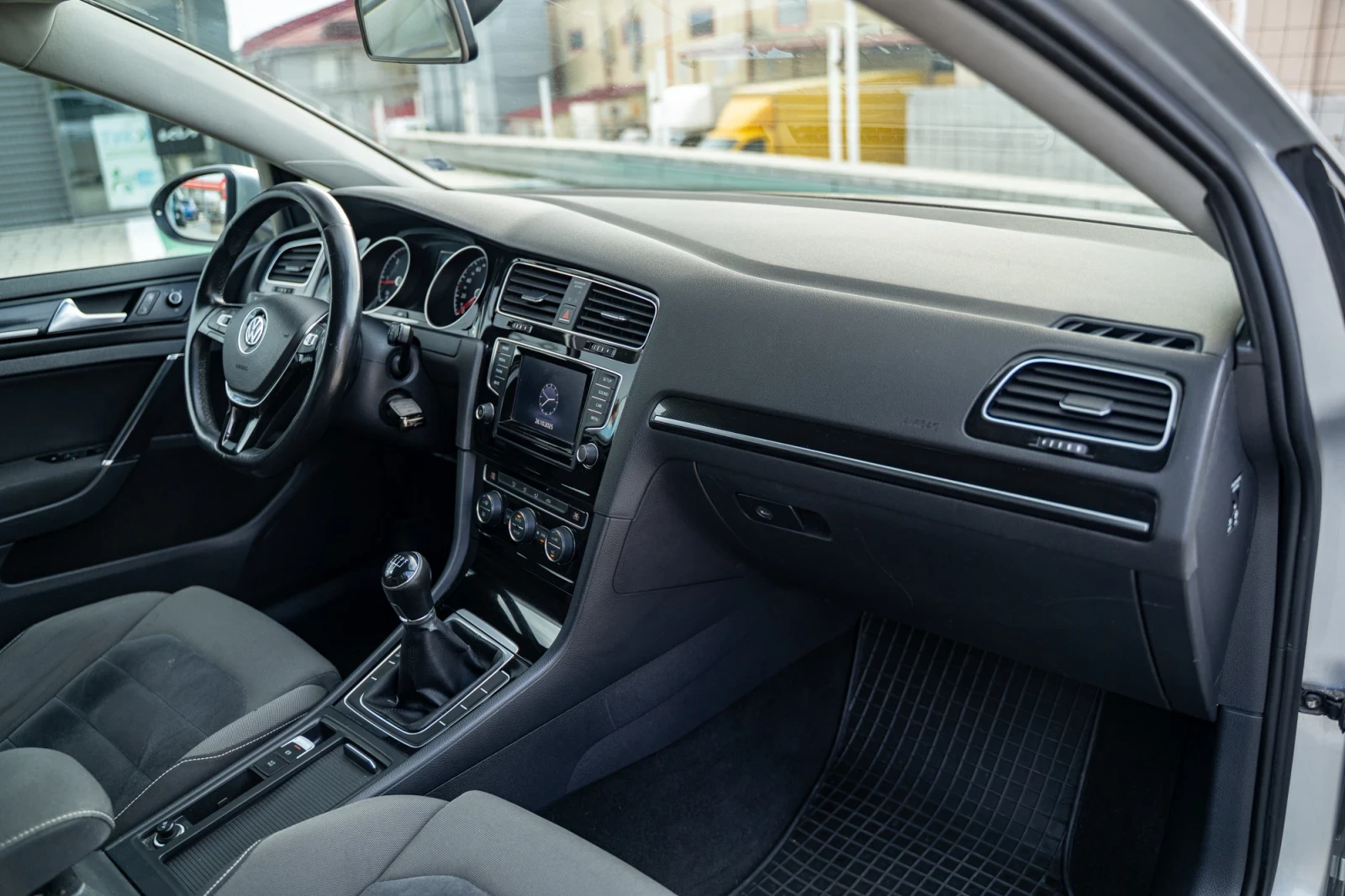 VW Golf | Mobile.bg   10