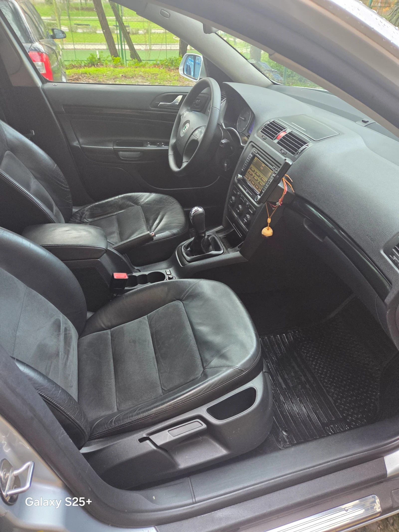 Skoda Octavia Laurin&Klement - изображение 9