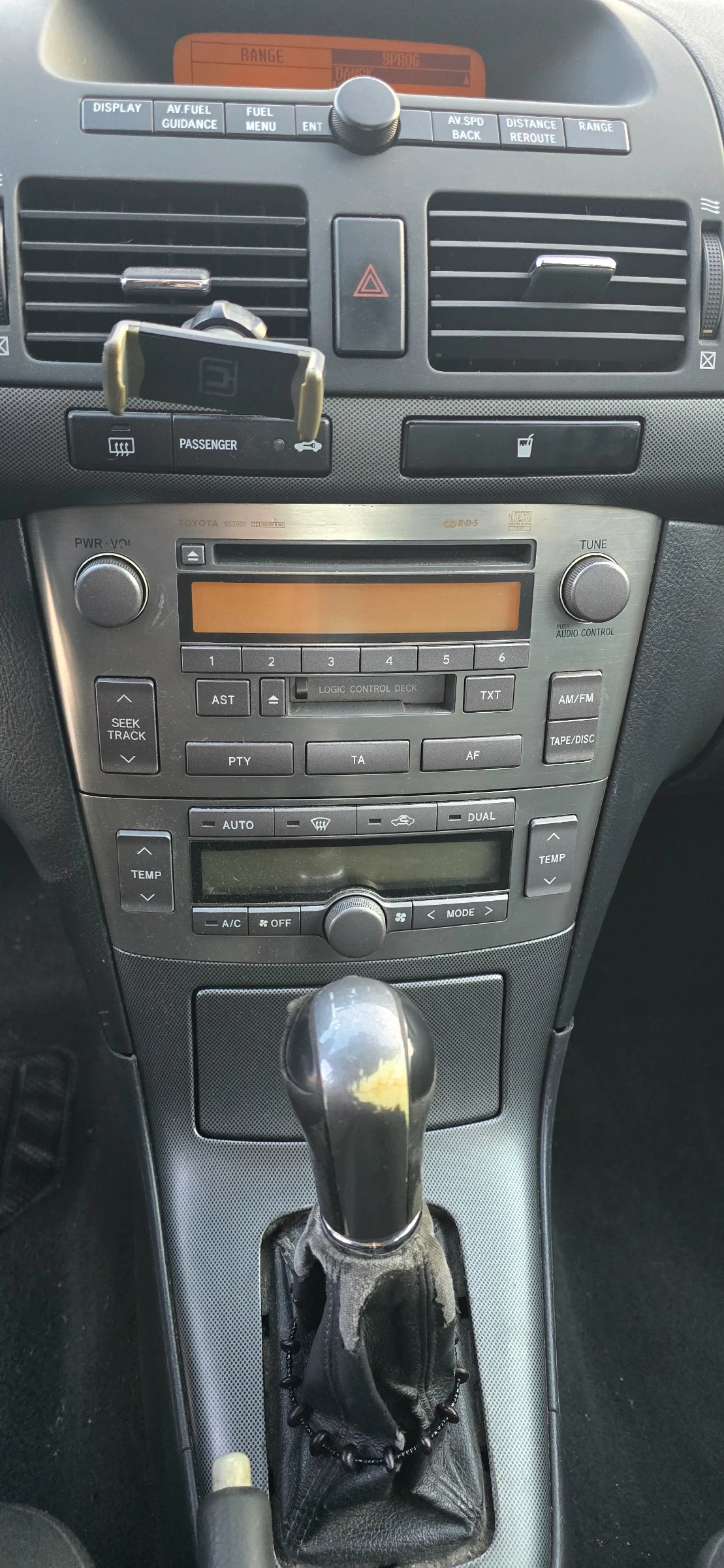 Toyota Avensis 2.0 116 к.с  - изображение 8