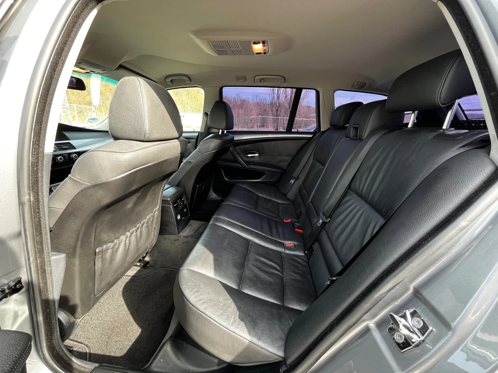 BMW 530 Facelift Automatic, снимка 11 - Автомобили и джипове - 53823321