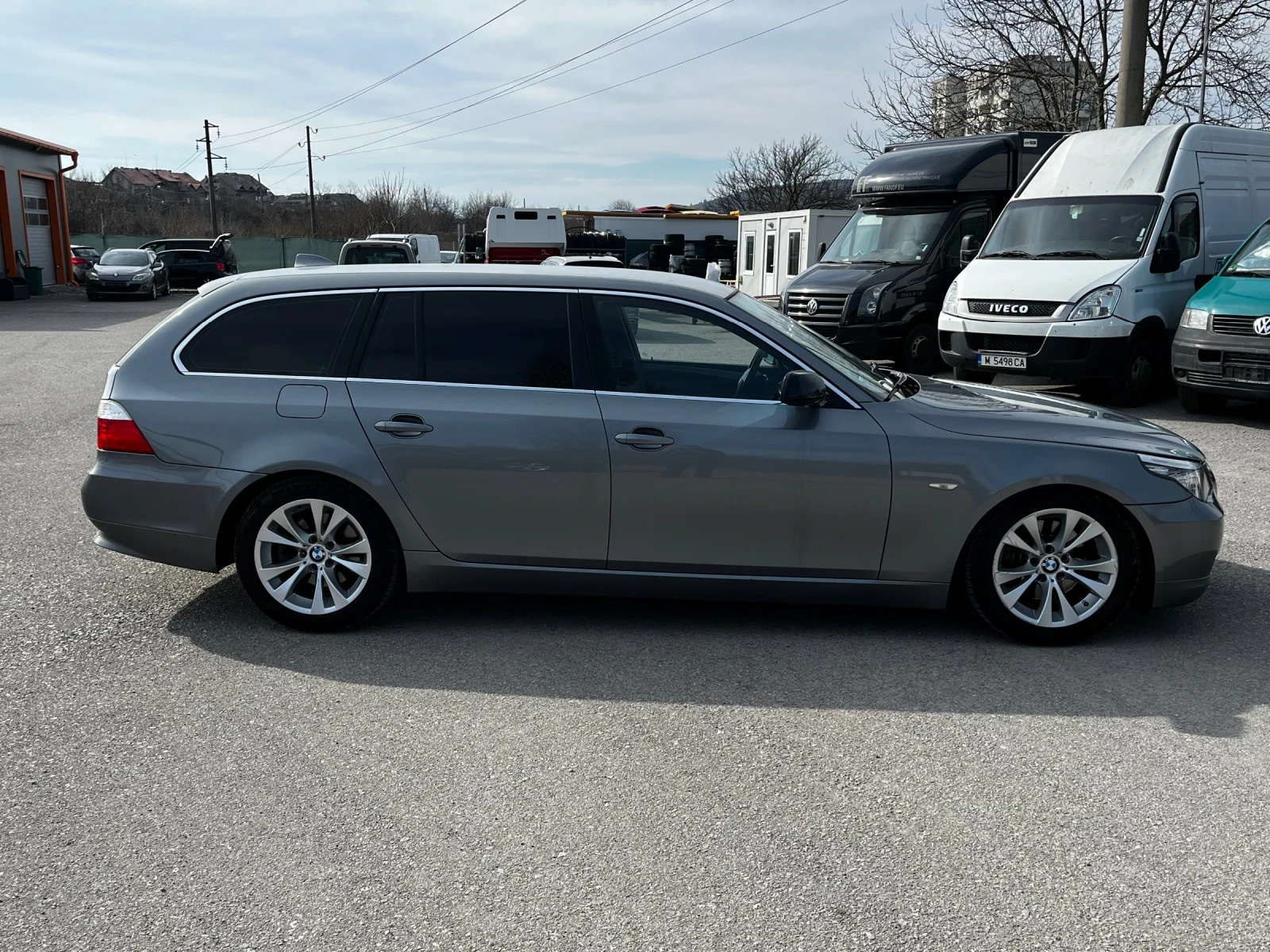 BMW 530 Facelift Automatic, снимка 6 - Автомобили и джипове - 53823321
