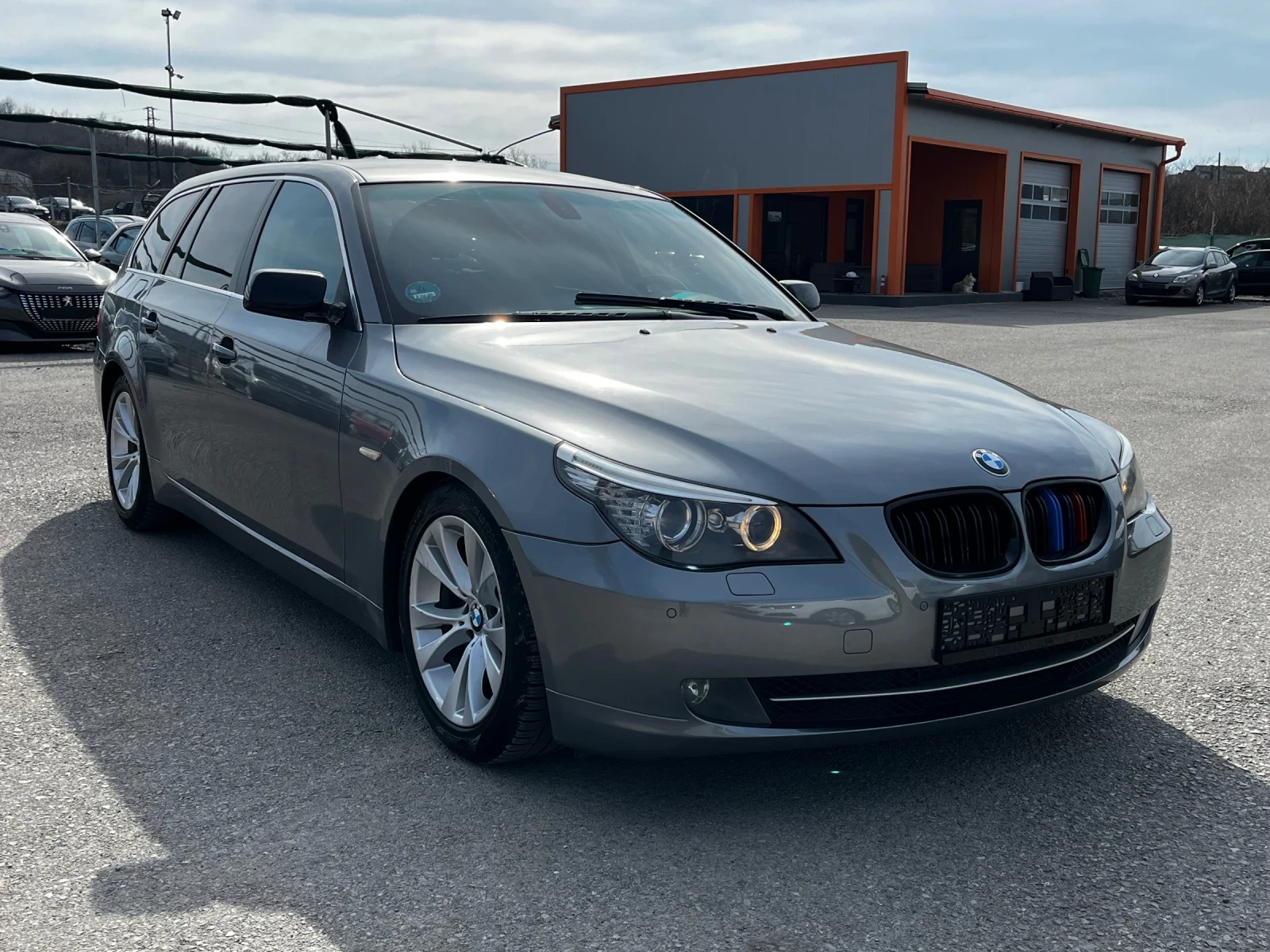 BMW 530 Facelift Automatic, снимка 7 - Автомобили и джипове - 53823321