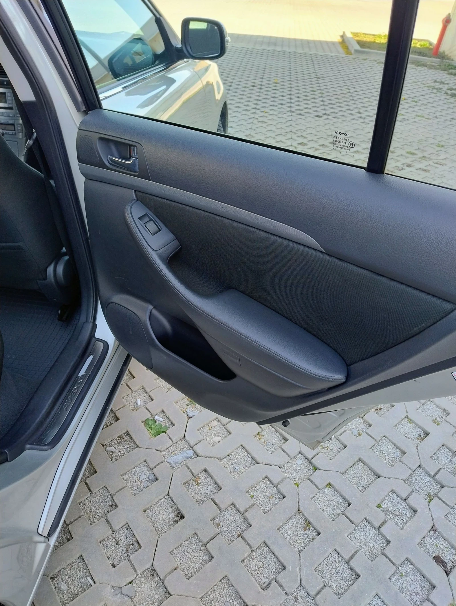 Toyota Avensis T25, снимка 8 - Автомобили и джипове - 53864548