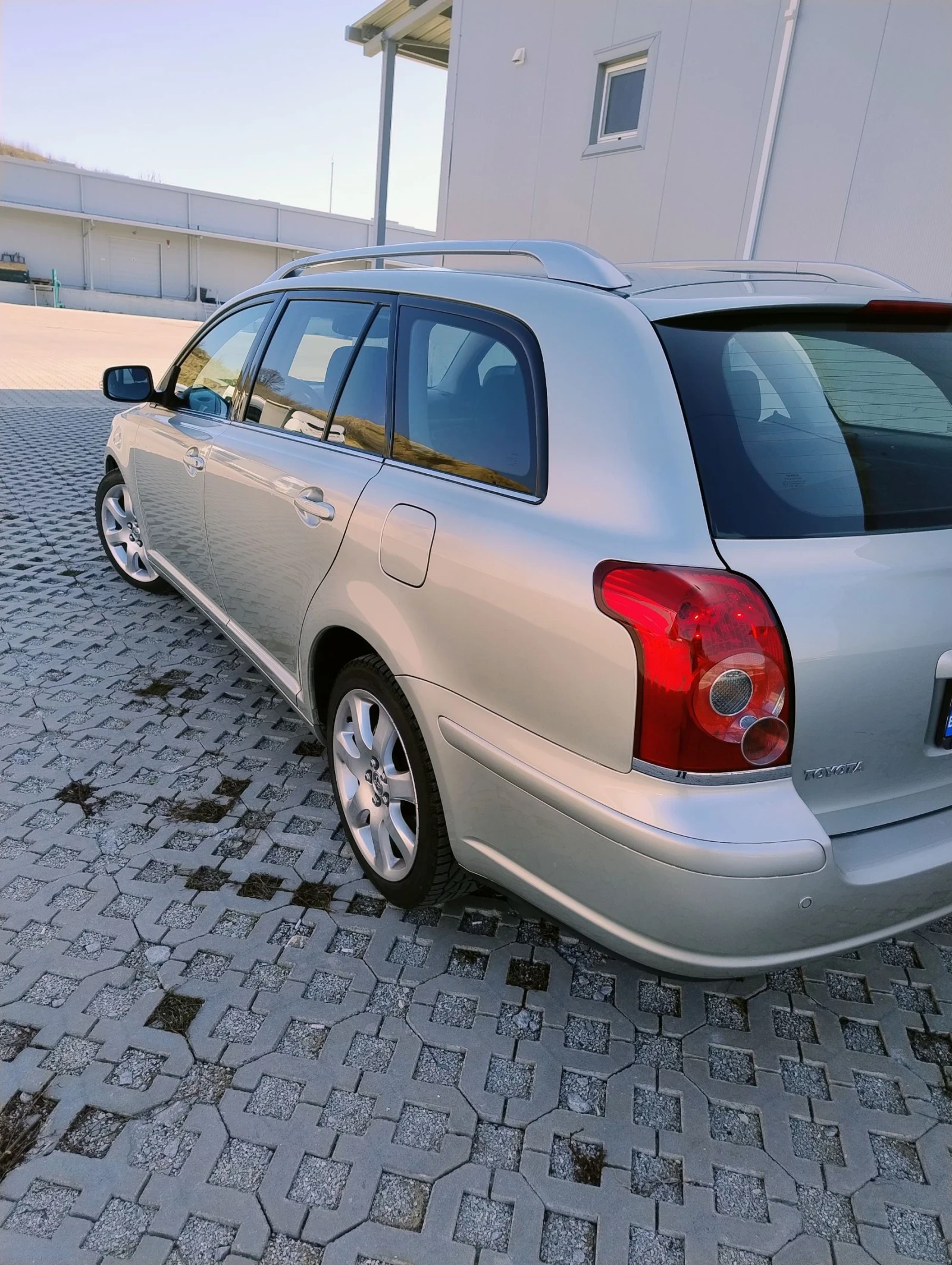 Toyota Avensis T25, снимка 9 - Автомобили и джипове - 53864548