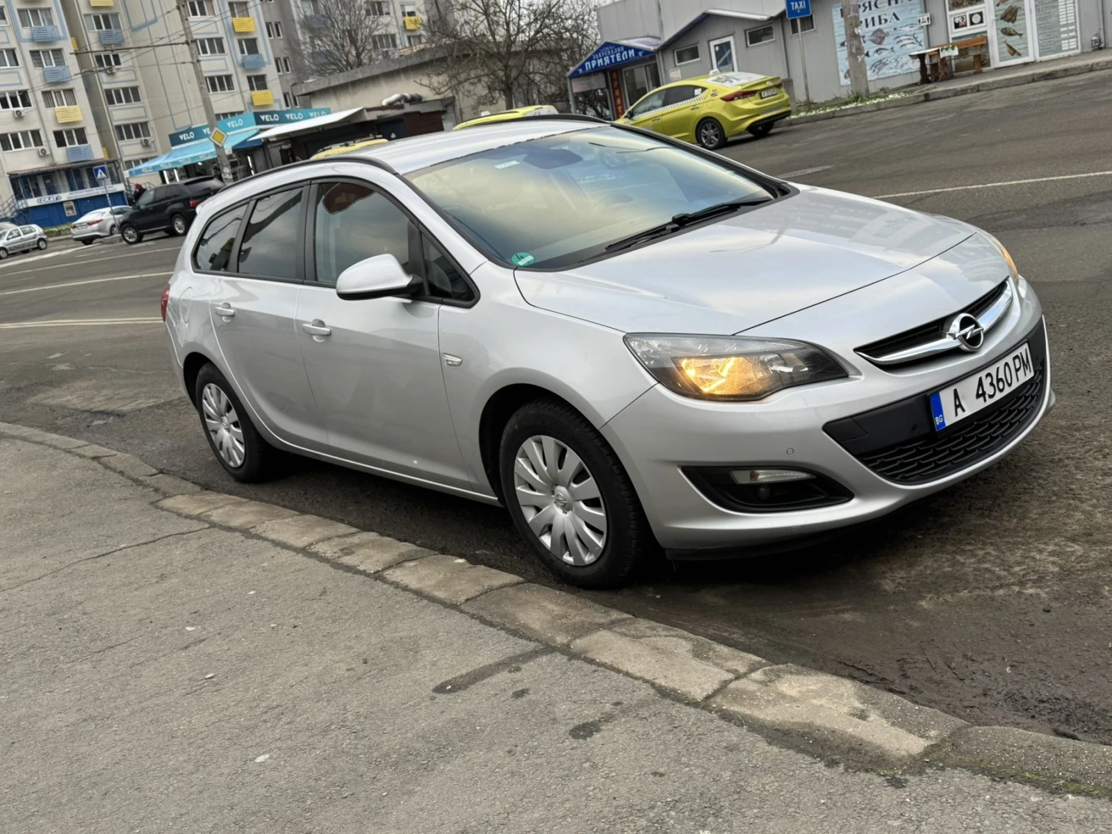 Opel Astra, снимка 4 - Автомобили и джипове - 53901606