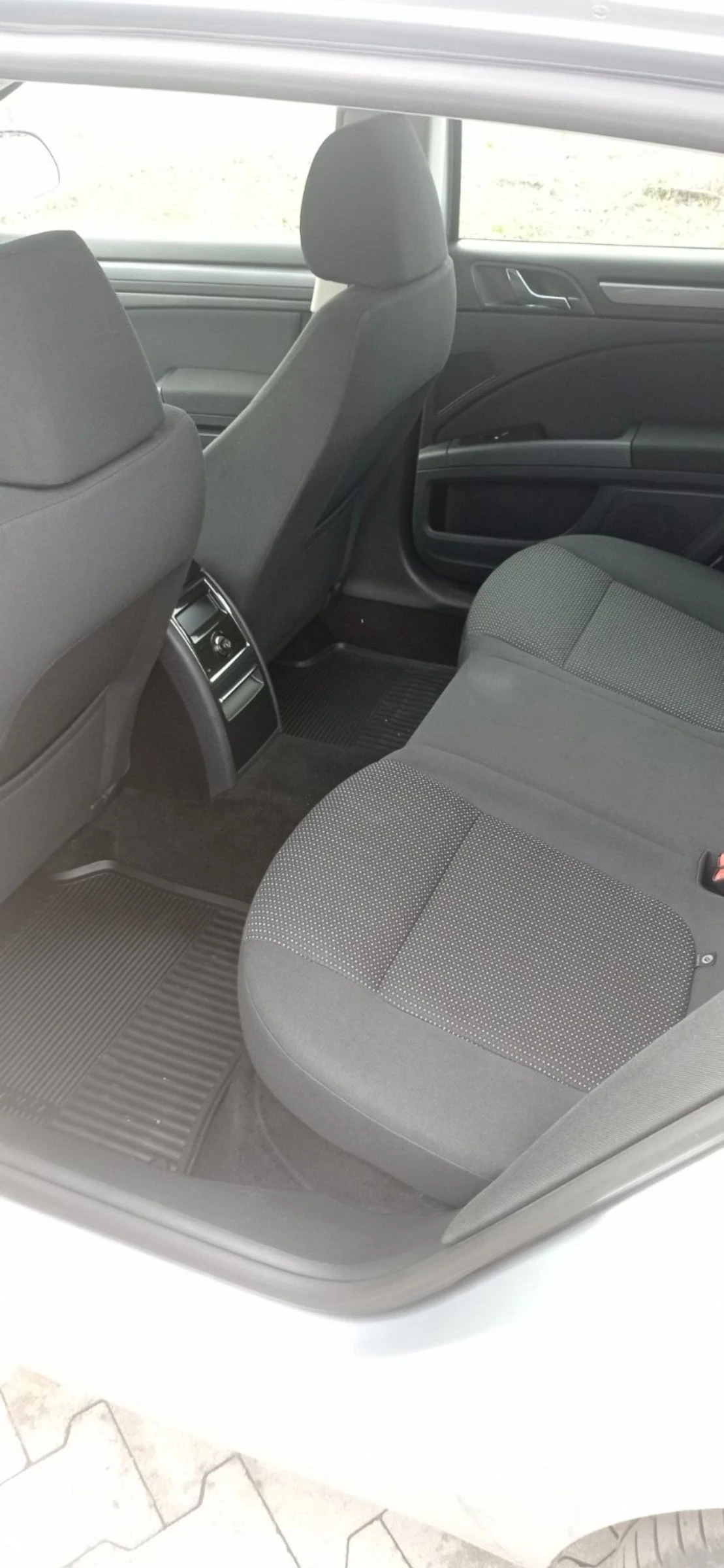 Skoda Superb 1.8 TSI, снимка 8 - Автомобили и джипове - 53932556