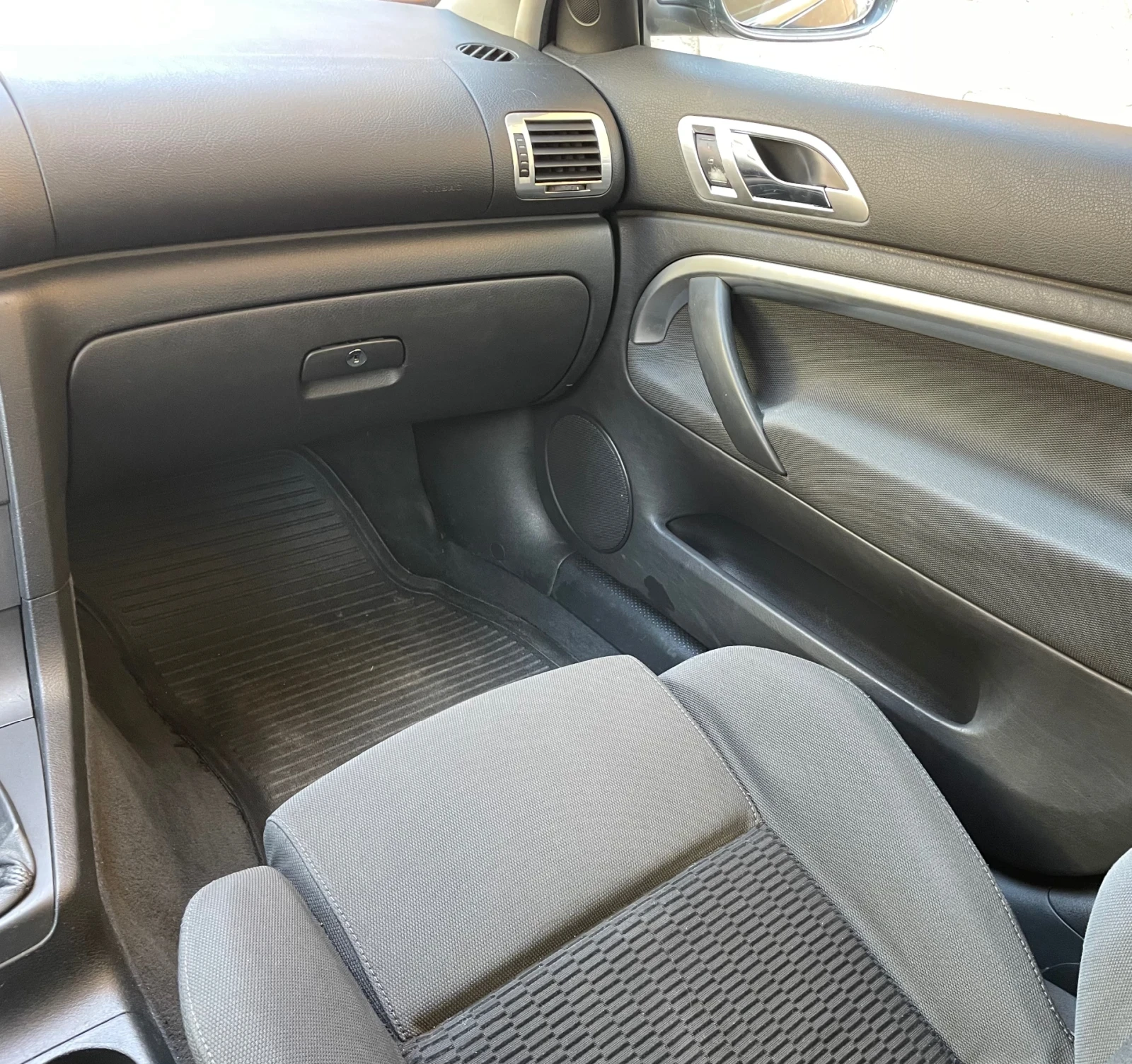 Skoda Superb 2.0 TDI, снимка 9 - Автомобили и джипове - 54044318