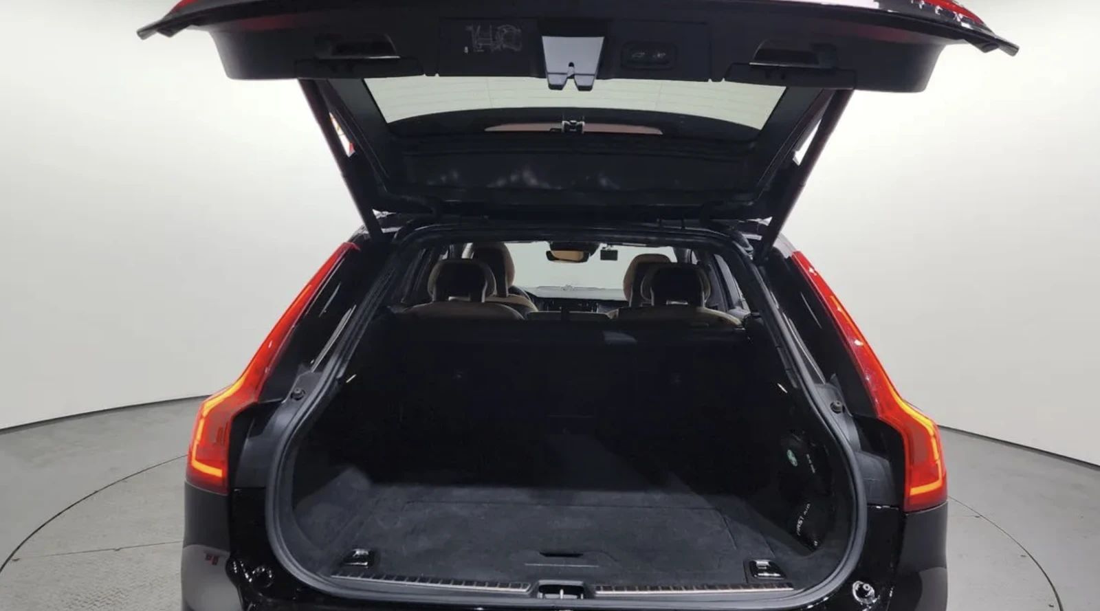 Volvo V90 Cross Country INSCRIPTION/Bowers & Wilkins/360 КАМЕРИ/FULL, снимка 17 - Автомобили и джипове - 54328957