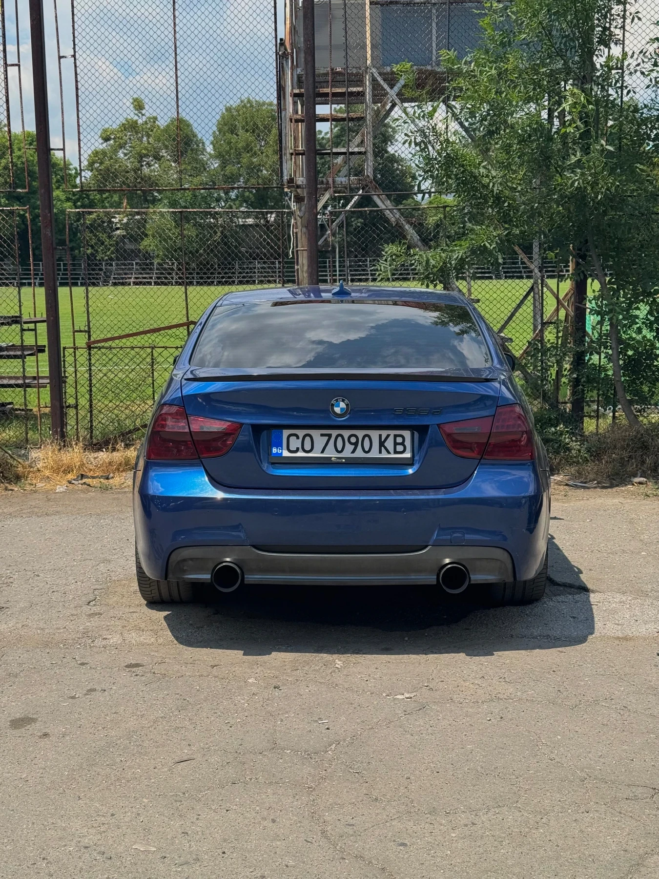 BMW 330 330d 231 задно М Пакет 335, снимка 2 - Автомобили и джипове - 55113780