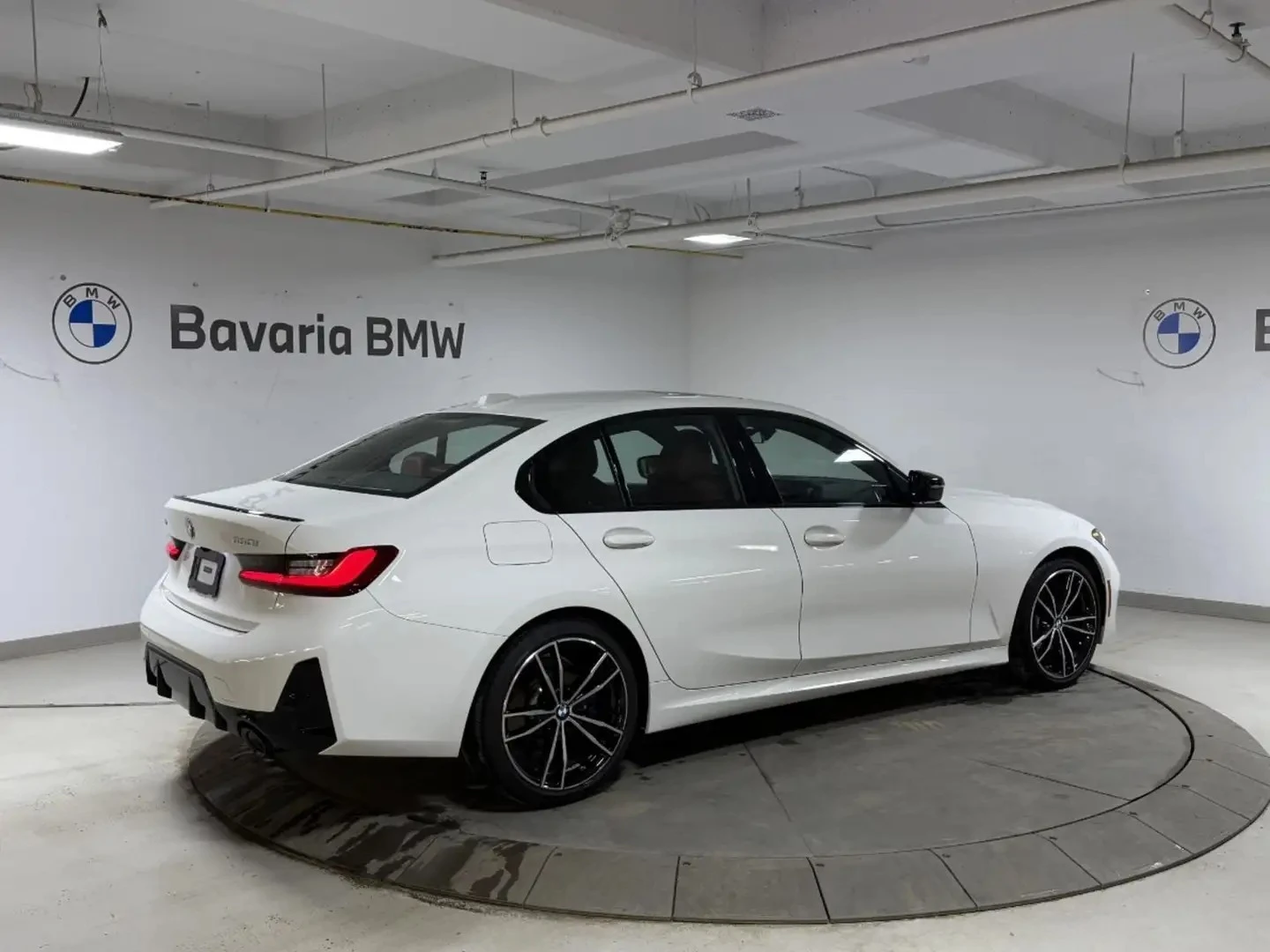 BMW 330 xDrive M Sport Premium ЦЕНА ДО БЪЛГАРИЯ АВТОКРЕДИТ, снимка 3 - Автомобили и джипове - 55465433