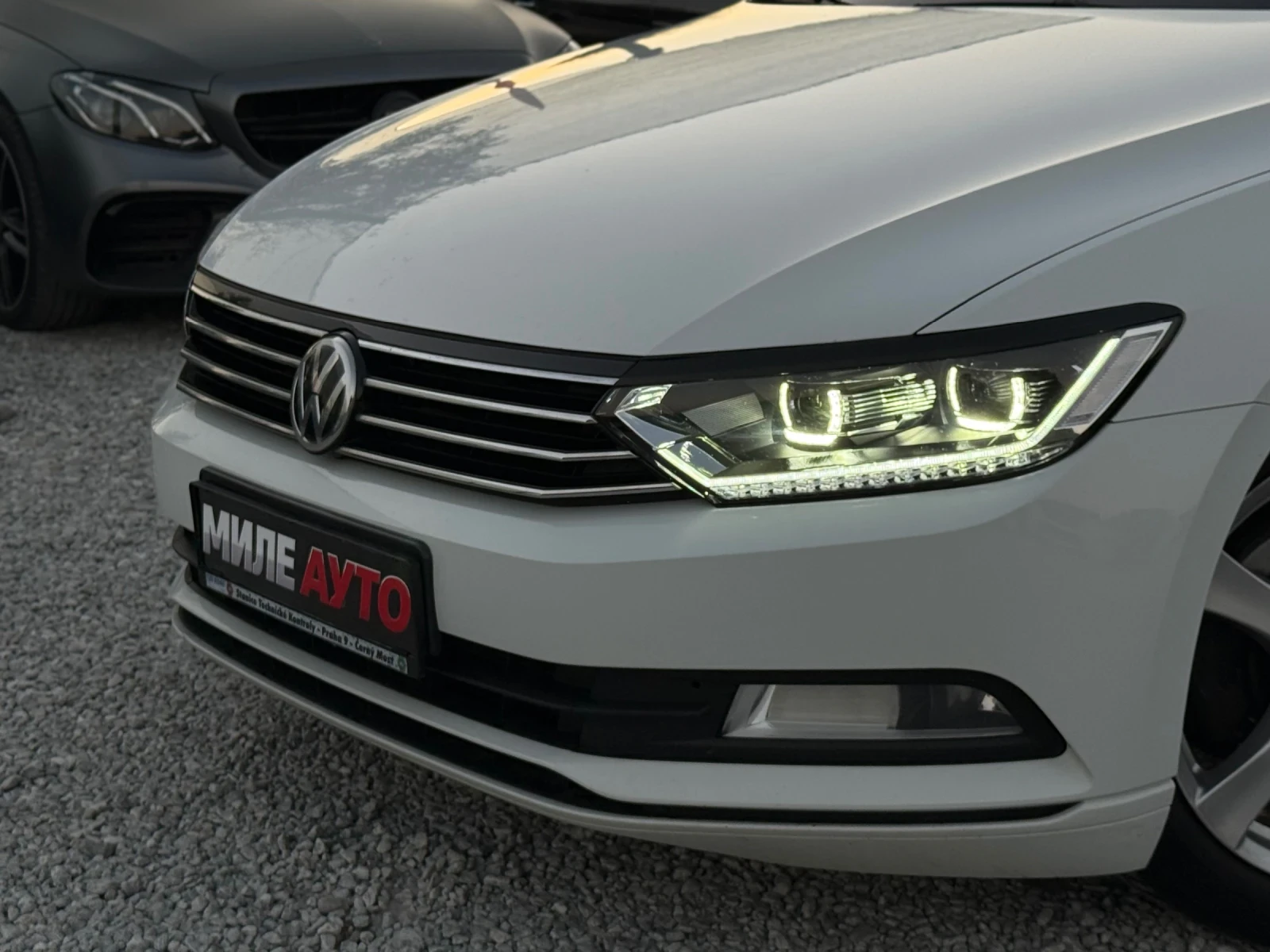VW Passat 2.0TDi Нави Дисктроник Подгрев, снимка 7 - Автомобили и джипове - 55654074