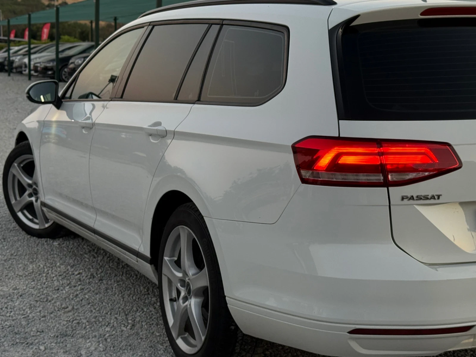 VW Passat 2.0TDi Нави Дисктроник Подгрев, снимка 8 - Автомобили и джипове - 55654074