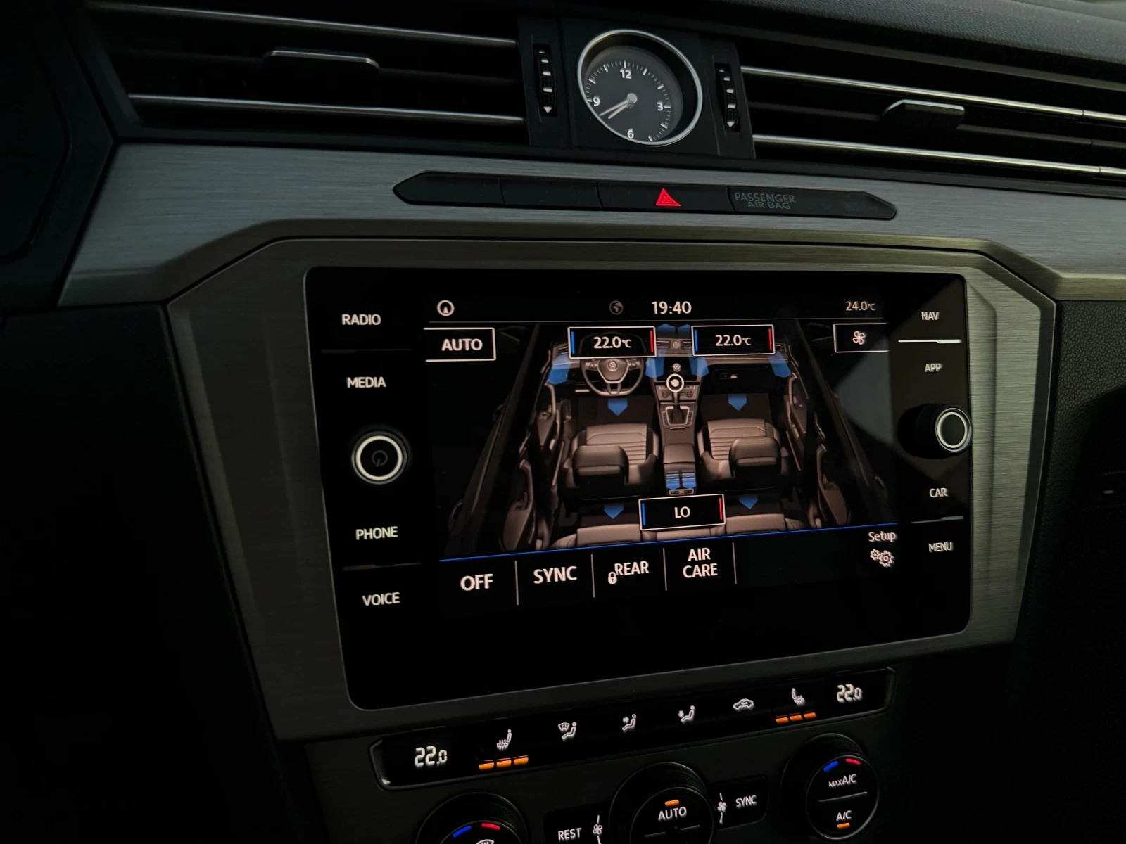 VW Passat 2.0TDi Нави Дисктроник Подгрев, снимка 15 - Автомобили и джипове - 55654074