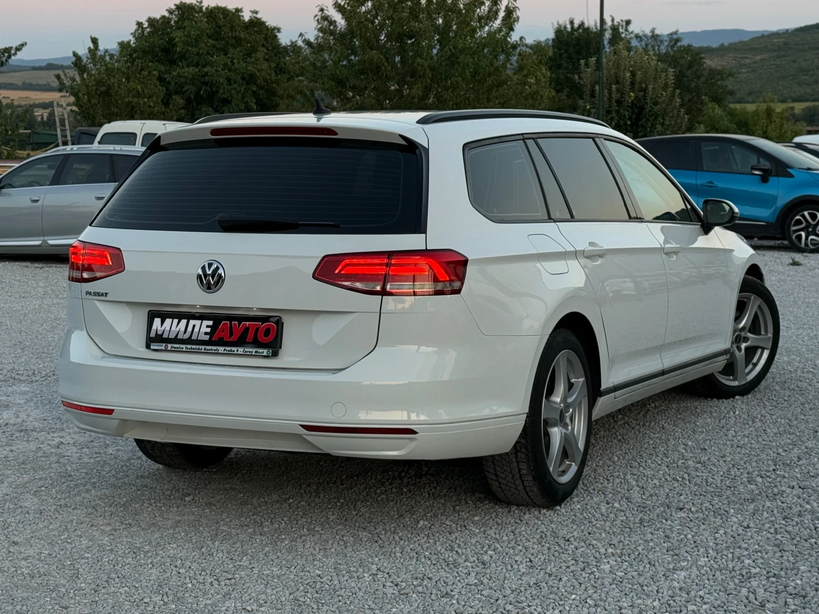 VW Passat 2.0TDi Нави Дисктроник Подгрев, снимка 4 - Автомобили и джипове - 55654074
