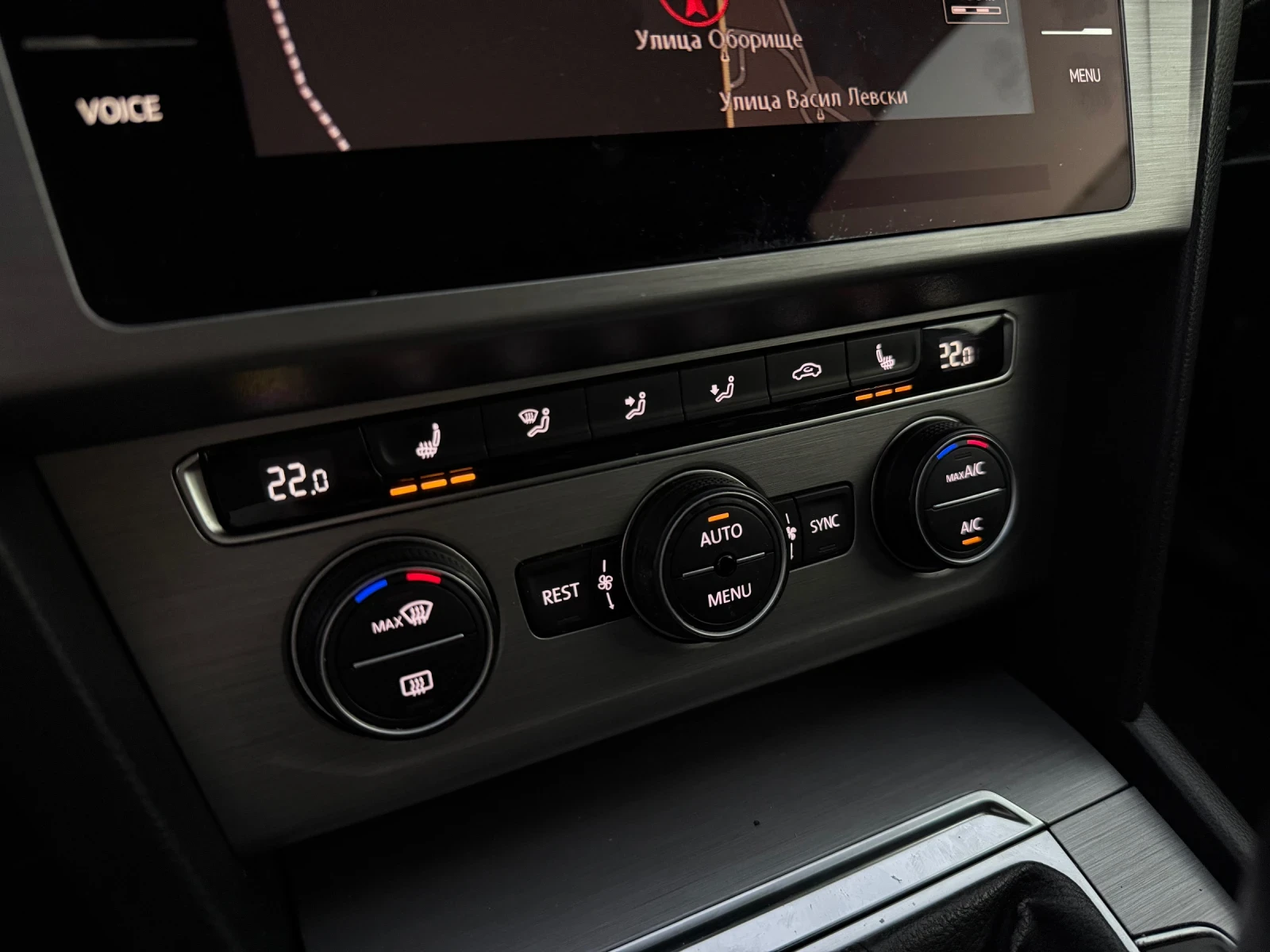 VW Passat 2.0TDi Нави Дисктроник Подгрев, снимка 12 - Автомобили и джипове - 55654074