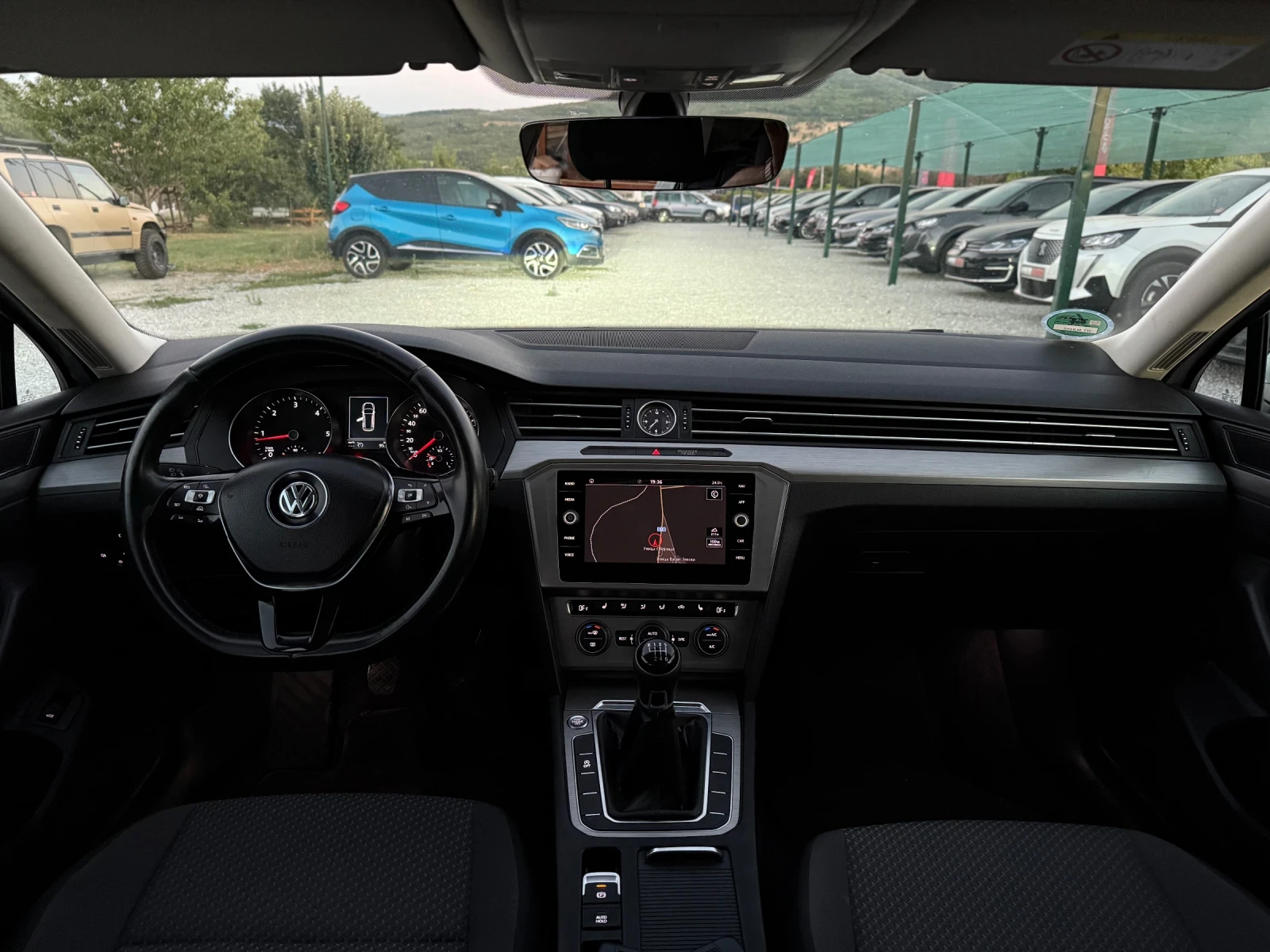 VW Passat 2.0TDi Нави Дисктроник Подгрев, снимка 11 - Автомобили и джипове - 55654074