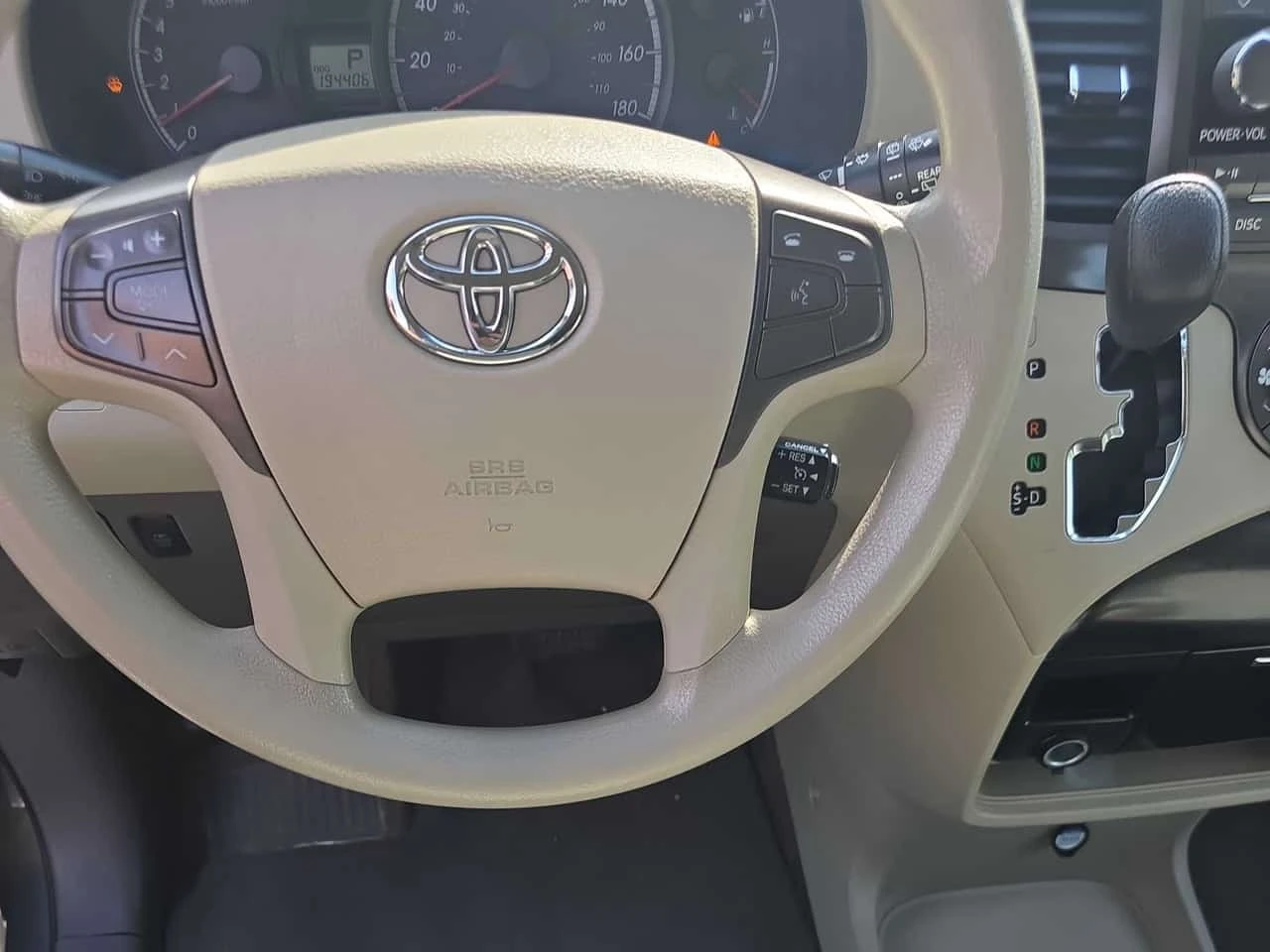Toyota Sienna * LE * АВТОКРЕДИТ БЕЗ ПЪРВОНАЧАЛНА ВНОСКА* , снимка 5 - Автомобили и джипове - 55735166