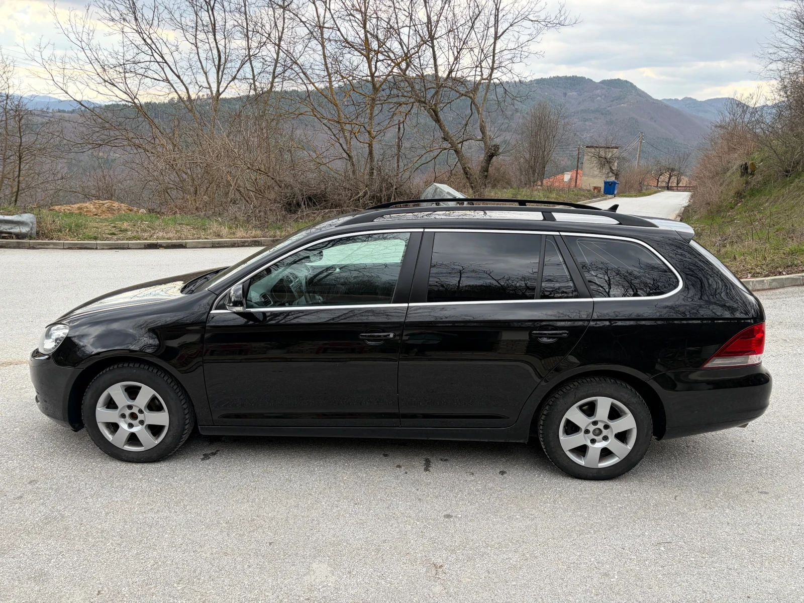 VW Golf Variant 1.6 tdi, снимка 7 - Автомобили и джипове - 55995618