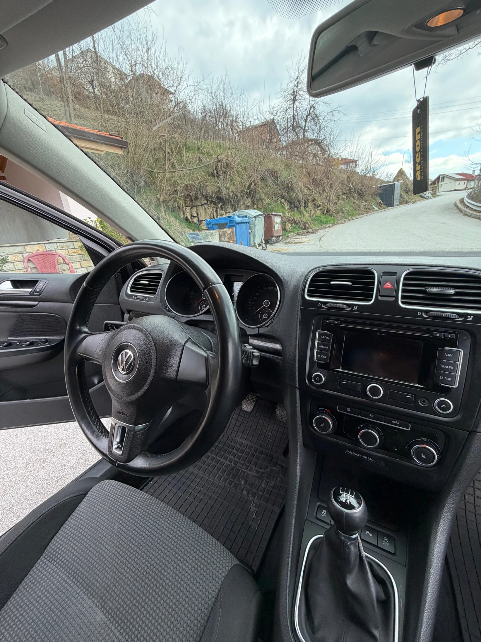 VW Golf Variant 1.6 tdi, снимка 10 - Автомобили и джипове - 55995618