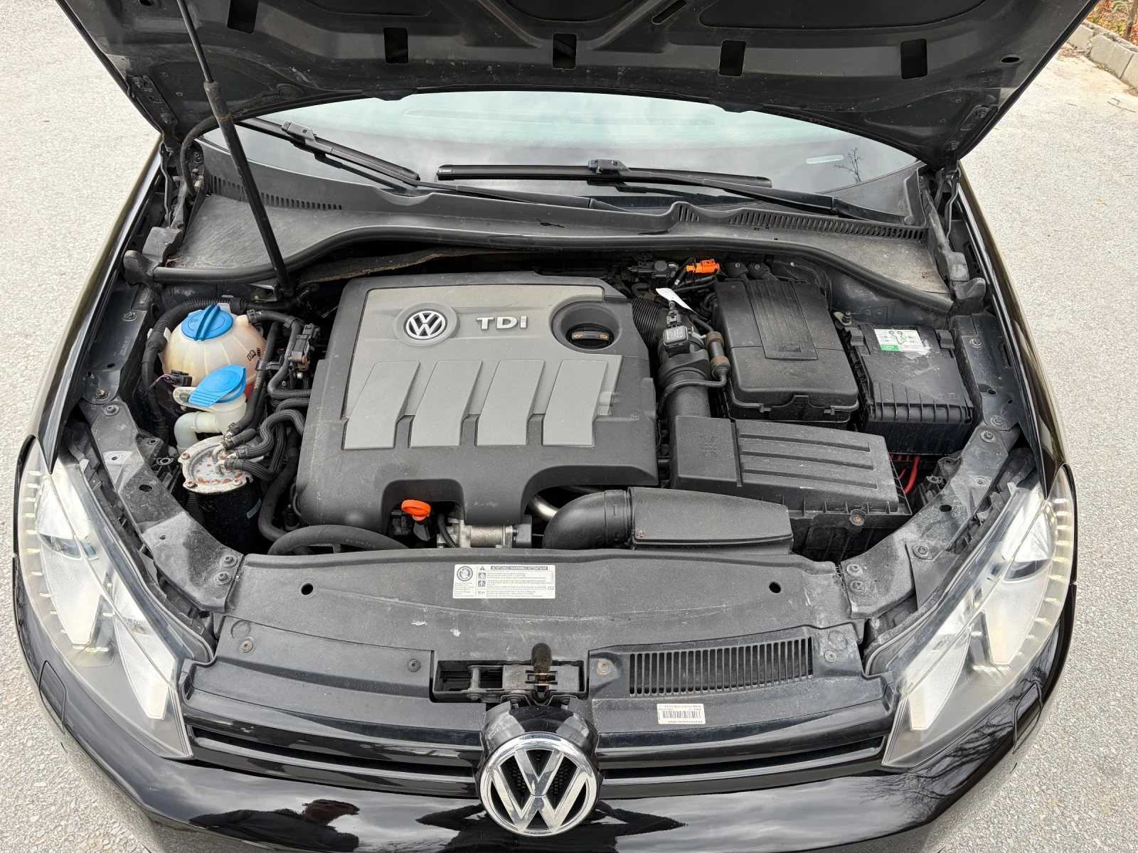VW Golf Variant 1.6 tdi, снимка 11 - Автомобили и джипове - 55995618