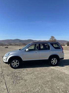 Honda Cr-v ПЪЛНА СЕРВИЗНА ИСТОРИЯ, 8 ЛЕТИ ДЖАНТИ С ГУМИ, снимка 3