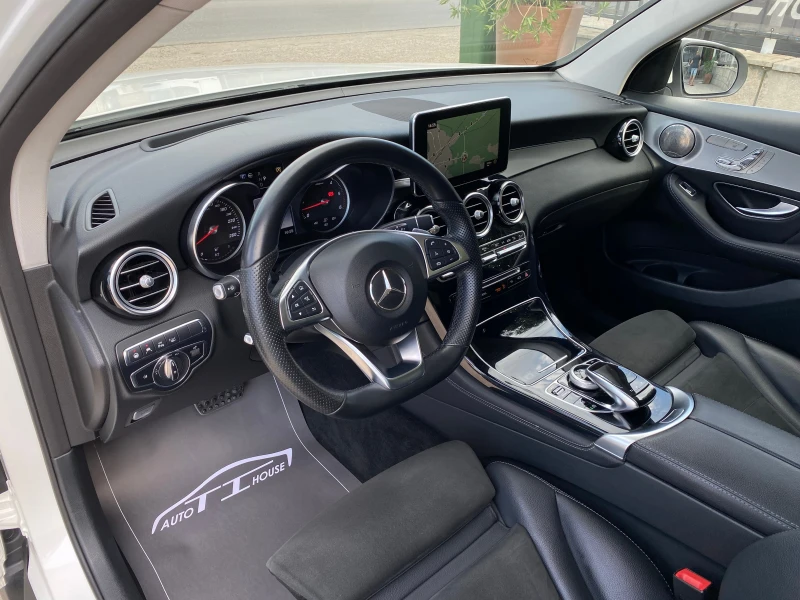 Mercedes-Benz GLC 350 AMG* 9G* Pano* Head UP* Distronic* Key GO* FULL* , снимка 8 - Автомобили и джипове - 51368348