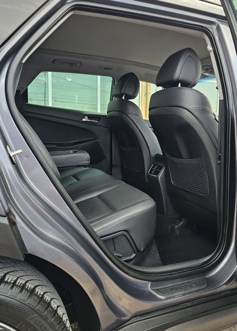 Hyundai Tucson Premium , снимка 11 - Автомобили и джипове - 52828928