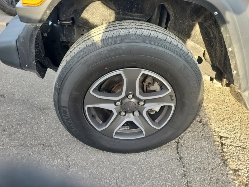 Jeep Wrangler 2021 Unlimited Sport * CARFAX * БЕЗ ПЪРВОНАЧАЛНА, снимка 5 - Автомобили и джипове - 52943525