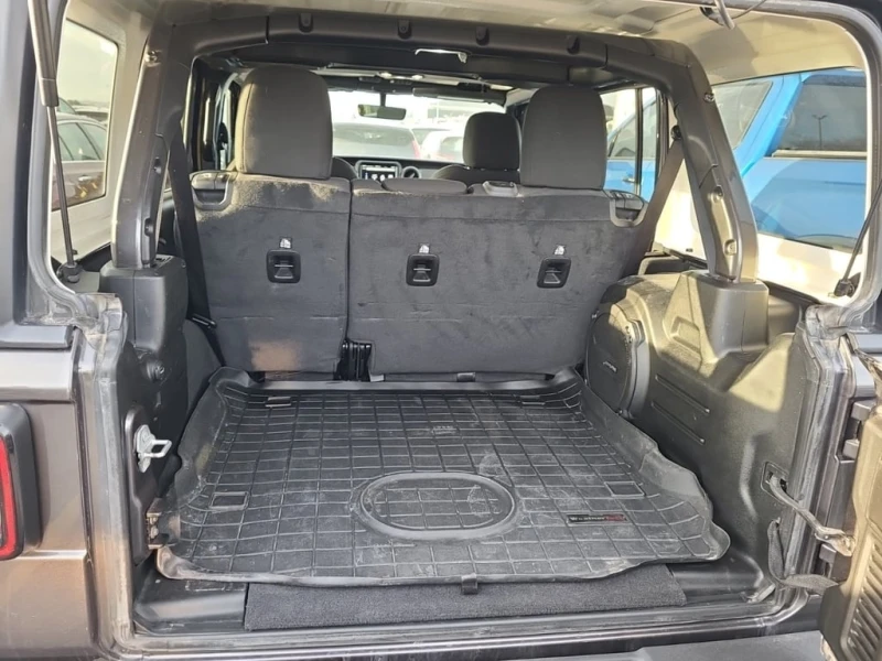 Jeep Wrangler 2021 Unlimited Sport * CARFAX * БЕЗ ПЪРВОНАЧАЛНА, снимка 6 - Автомобили и джипове - 52943525