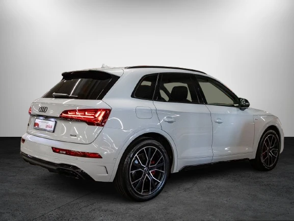 Audi Q5 55 TFSIe Quattro = S-line= Black Optics Гаранция - изображение 4