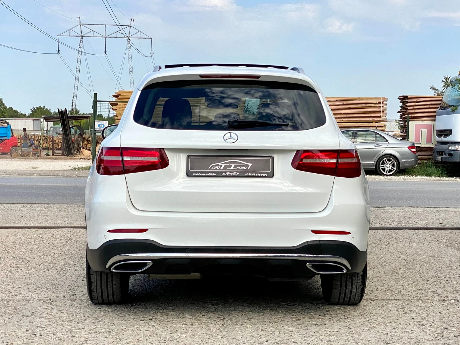 Mercedes-Benz GLC 350 AMG* 9G* Pano* Head UP* Distronic* Key GO* FULL*  - изображение 3