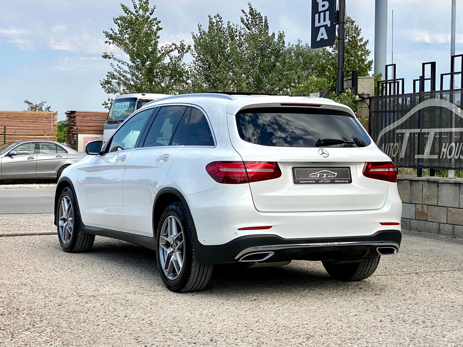 Mercedes-Benz GLC 350 AMG* 9G* Pano* Head UP* Distronic* Key GO* FULL*  - изображение 4