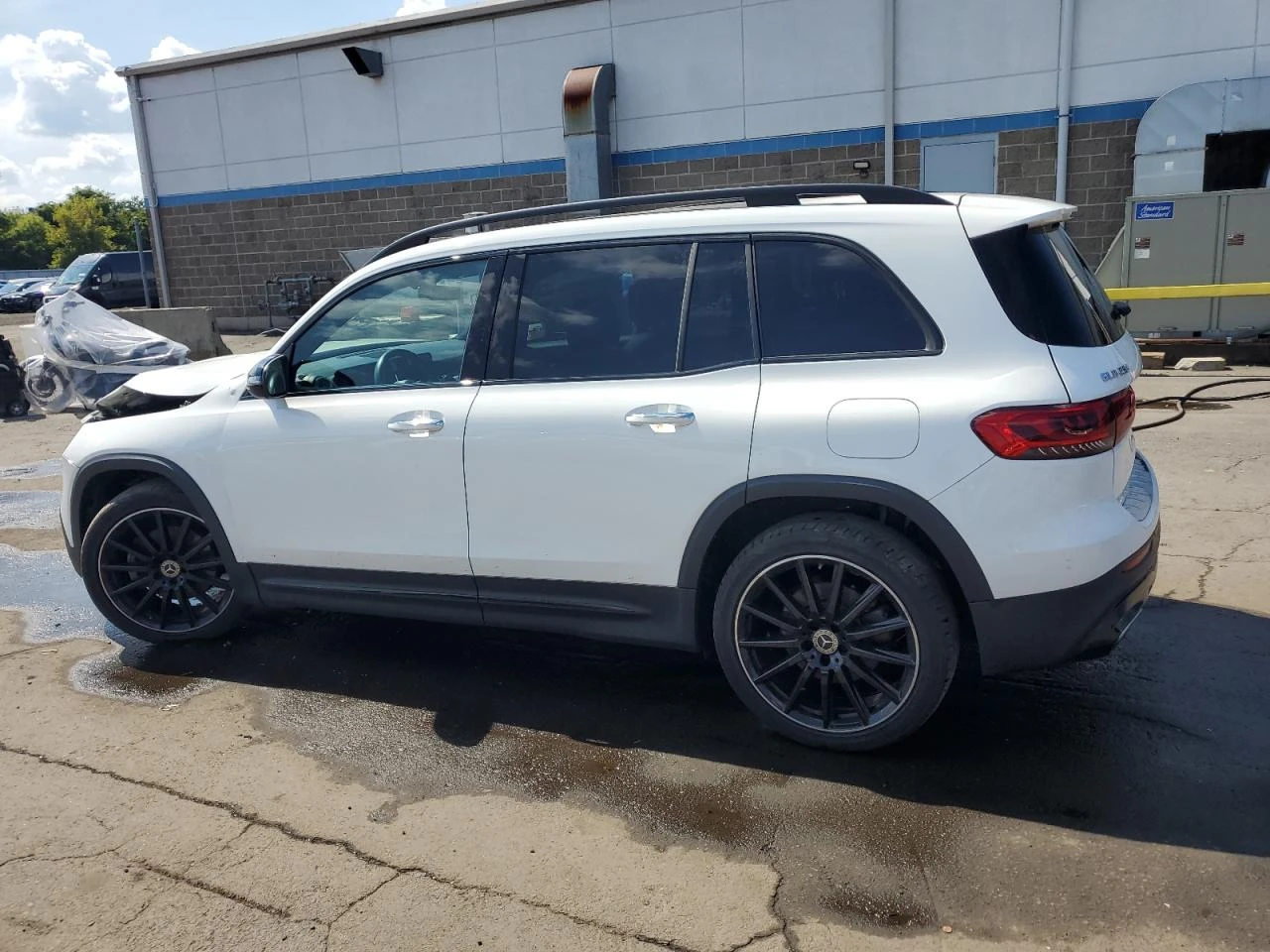 Mercedes-Benz GLB 250 4MATIC - изображение 2