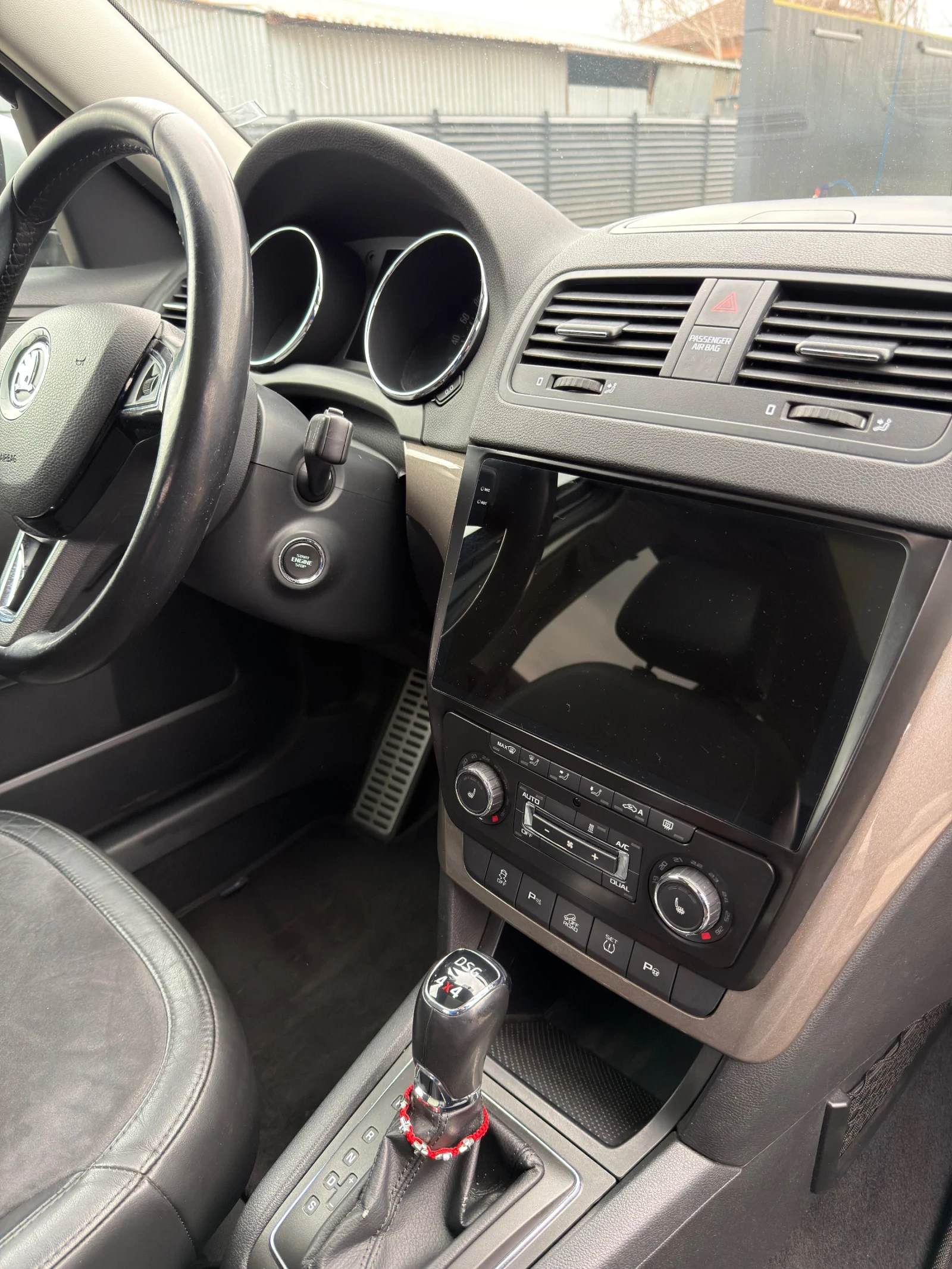 Skoda Yeti 2, 0 TDI 4x4, снимка 9 - Автомобили и джипове - 53906398