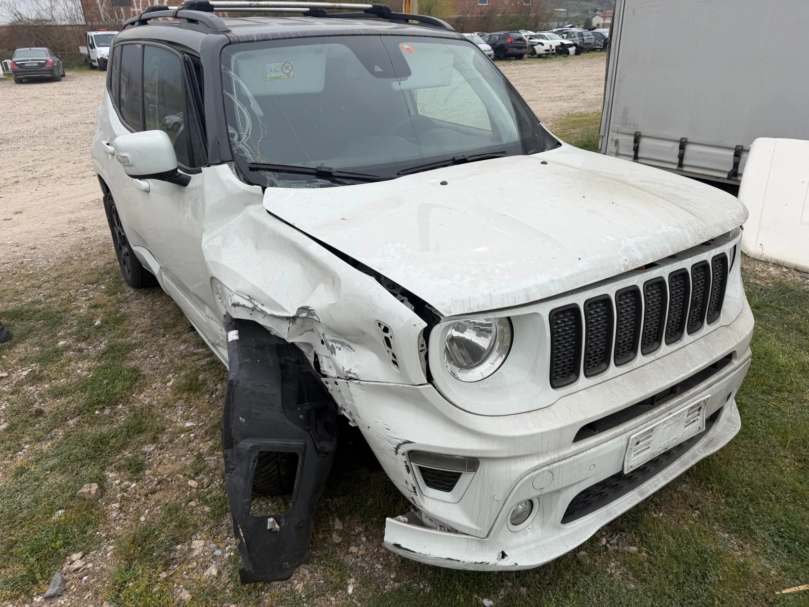 Jeep Renegade 1.3, снимка 6 - Автомобили и джипове - 54219330