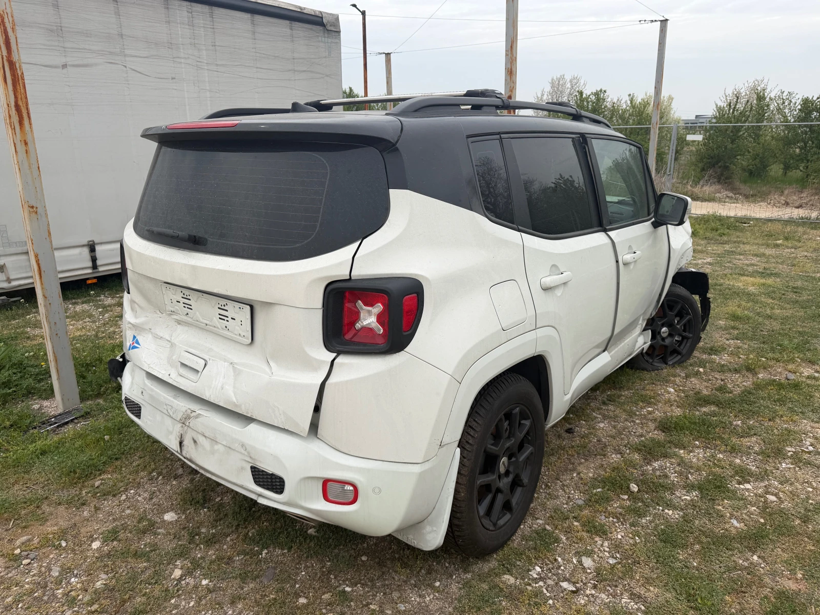 Jeep Renegade 1.3, снимка 3 - Автомобили и джипове - 54219330