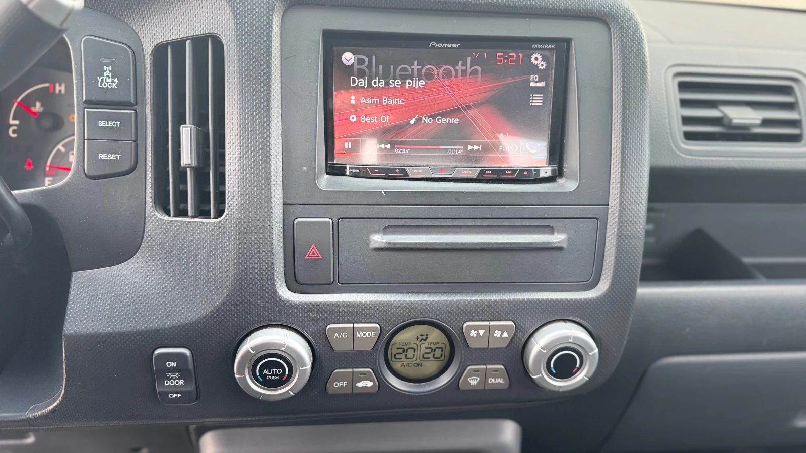 Honda Ridgeline, снимка 14 - Автомобили и джипове - 54593264