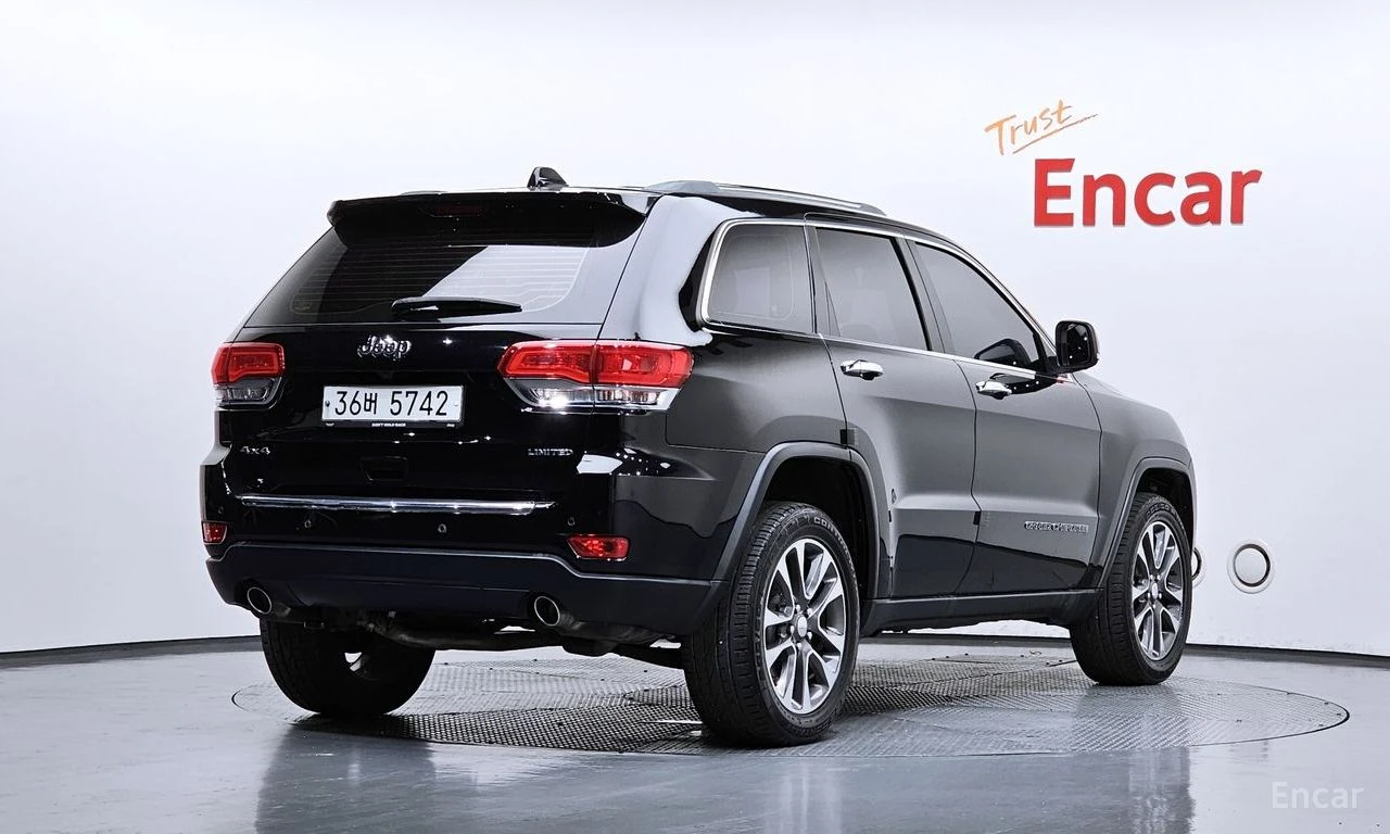 Jeep Grand cherokee 3.6* V6* 8ZF* ПОДГРЕВ* ОБДУХВАНЕ* КАМЕРА* КЕЙЛЕС* , снимка 2 - Автомобили и джипове - 54916839