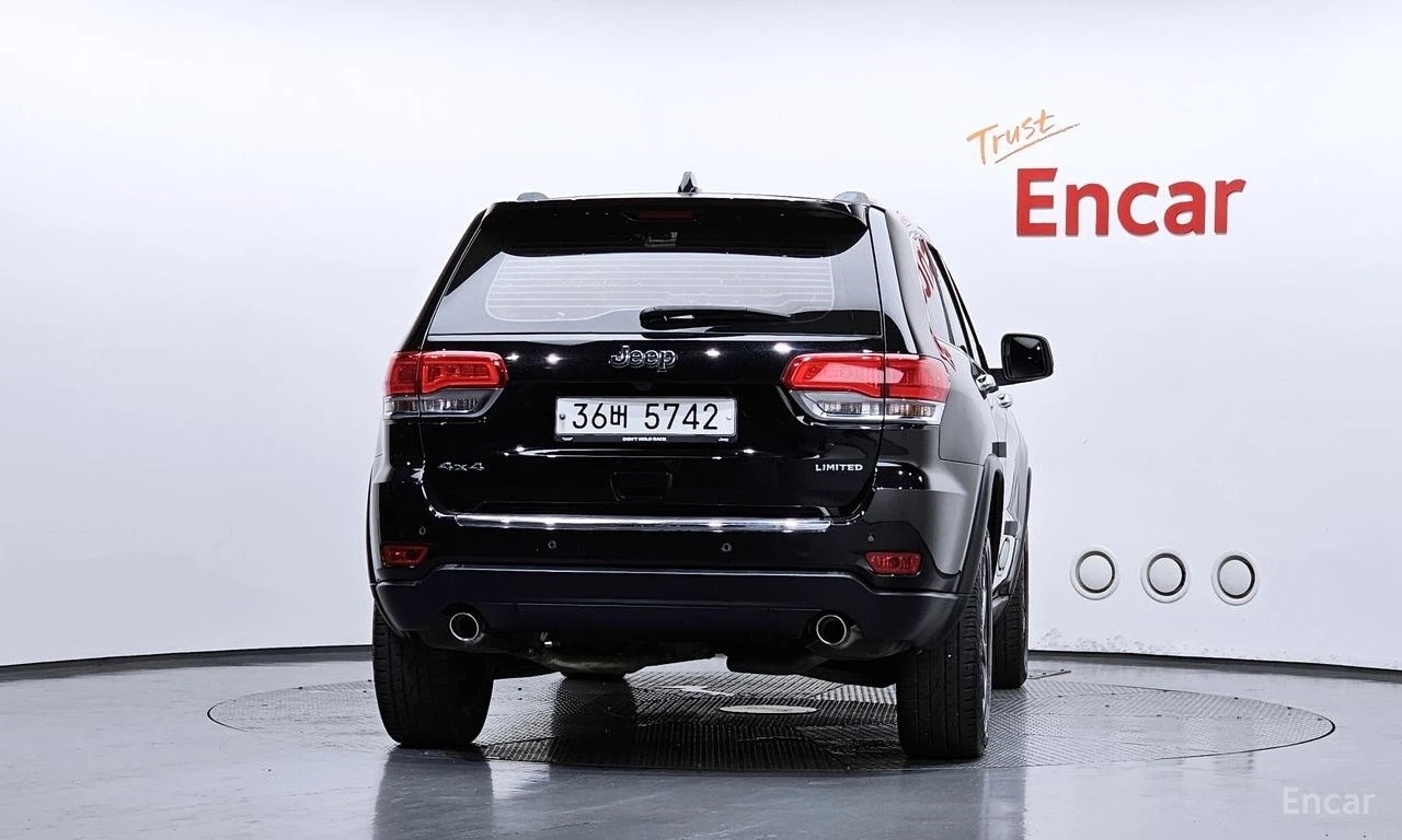 Jeep Grand cherokee 3.6* V6* 8ZF* ПОДГРЕВ* ОБДУХВАНЕ* КАМЕРА* КЕЙЛЕС* , снимка 4 - Автомобили и джипове - 54916839