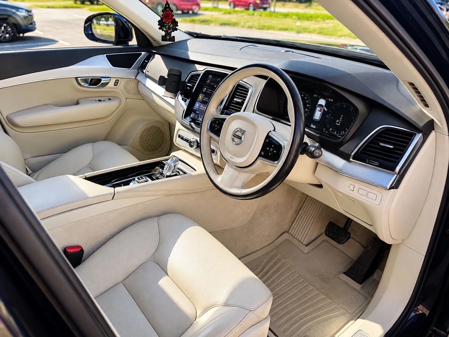Volvo Xc90 Т8 Momentum, снимка 5 - Автомобили и джипове - 56235167