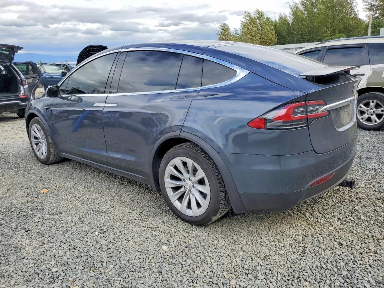 Tesla Model X LONG RANGE DUAL MOTOR ALL-WHEEL DRIVE, снимка 4 - Автомобили и джипове - 56313882
